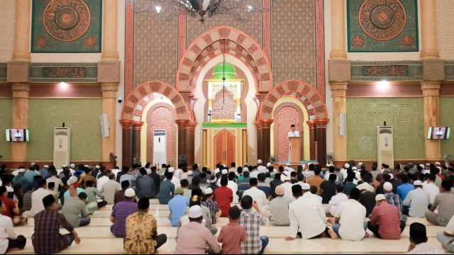 Pemkab Aceh Barat Gelar Malam Nuzul Qur'an di Masjid Agung Meulaboh