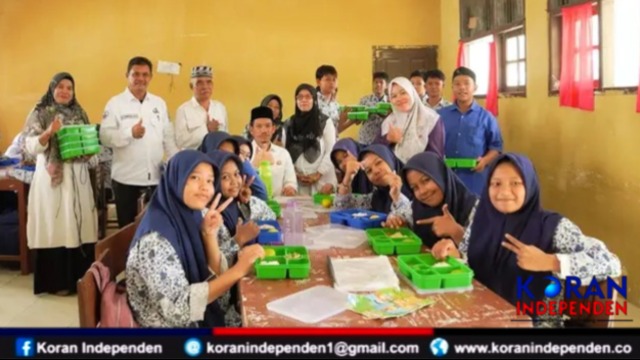 Bupati Aceh Barat Apresiasi Kreativitas Siswa SMPN 2 Meureubo dalam Daur Ulang Sampah