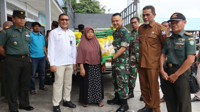 Kendalikan Inflasi, Kodim 0105/Abar Berkolaborasi Dengan Perum Bulog Dan Dinas Pangan Gelar Pasar Murah