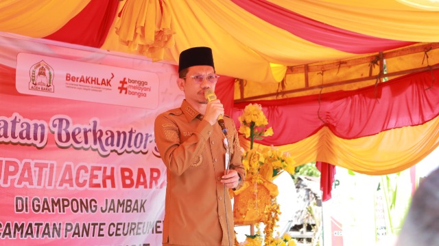 Dekatkan Layanan ke Pedalaman, Bupati Aceh Barat Buka Kantor Sehari di Gampong Jambak