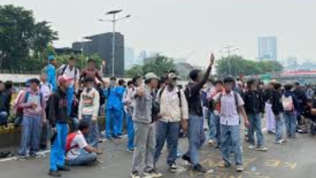 Pemprov DKI Tegaskan KJP Tak Dicabut, Tapi Larang Pelajar Ikut Demonstrasi
