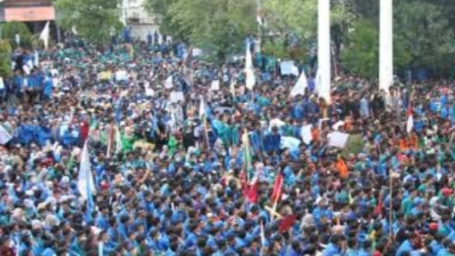 Ratusan Mahasiswa Aceh Demo di DPRA