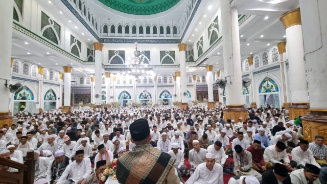 Ribuan Warga Padati Masjid Agung Lhoksukon, Peringati Maulid Nabi 1447 H dengan Ceramah, Shalawat dan Zikir