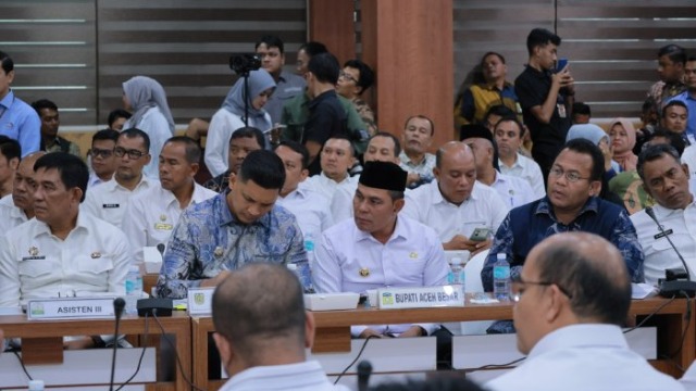 Bupati Aceh Besar Hadiri Rapat Konsolidasi di Kantor Gubernur