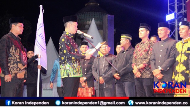 Bupati Aceh Barat Kukuhkan Pengurus Dewan Kesenian Masa Bakti 2025–2029 di Panggung Utama PKAB