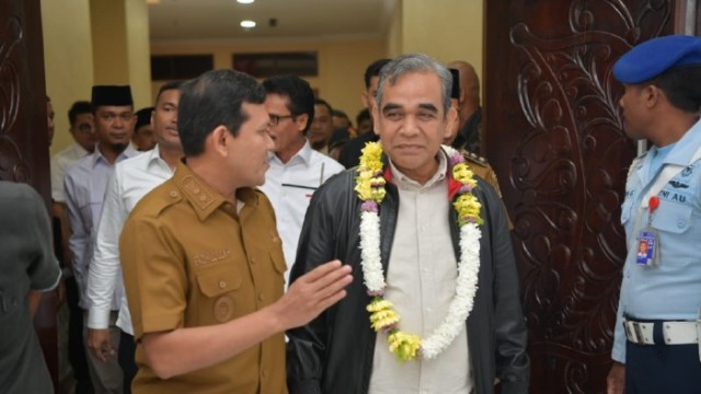 Wakil Gubernur Fadhlullah Sambut Kedatangan Ketua MPR RI Ahmad Muzani di Banda Aceh