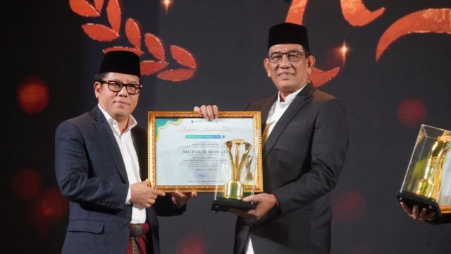 Mualem Raih Penghargaan Kepala Daerah Peduli Pesantren di Anugerah Pesantren Award 2025