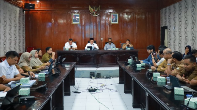 Plt Sekda Aceh Barat Dr. Kurdi Pimpin Rapat Koordinasi Rencana Pembangunan Infrastruktur Bersama Bappenas RI