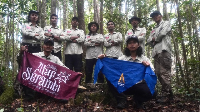 Sambut Sumpah Pemuda ke-97, Tim Ekspedisi Atap Seurambi Sukses Gapai Puncak Gunung Gamut