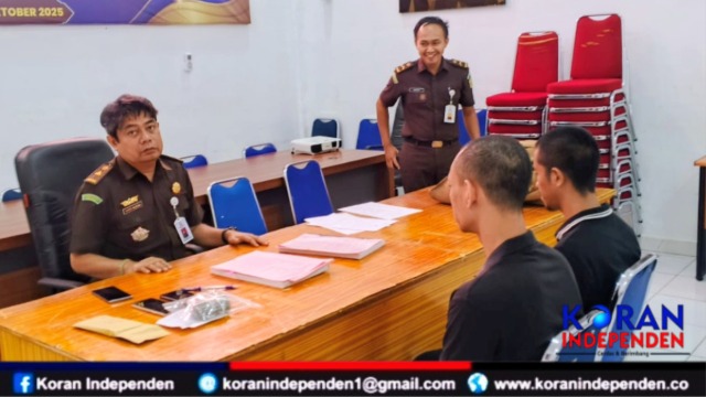 Satresnarkoba Polres Aceh Barat Limpahkan Dua Tersangka Kasus Ganja ke Kejaksaan Negeri