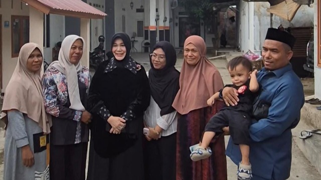 Baitul Mal Banda Aceh Bersama Wali Kota Banda Aceh Kembali Salurkan Bantuan untuk Fakir Uzur dan Lansia