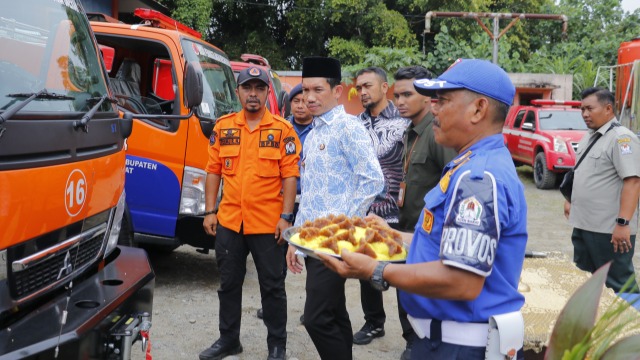 Bupati Aceh Barat Peusijuk Empat Armada Baru BPBD, Perkuat Kesiapsiagaan Penanganan Bencana dan Kebakaran