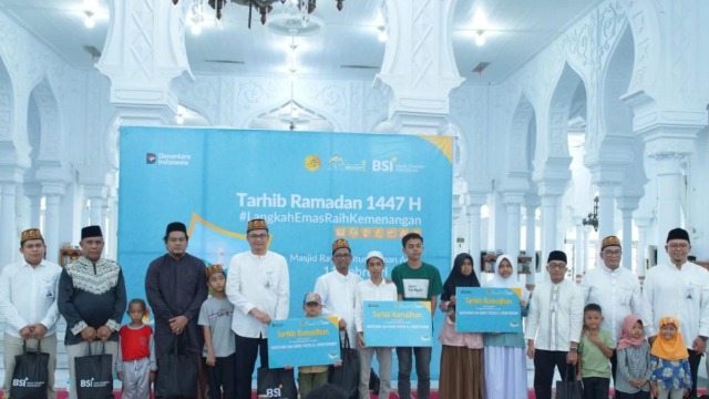 BSI Aceh Laksanakan Tarhib Ramadhan di Masjid Raya Baiturrahman, Salurkan 500 Paket Sembako untuk Yatim dan Dhuafa