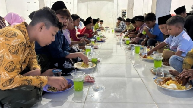 Komunitas S3 Aceh Utara Salurkan Santunan Dan Menu Berbuka Untuk Yatim Piatu di Ramadhan Camp AOC  1447 H