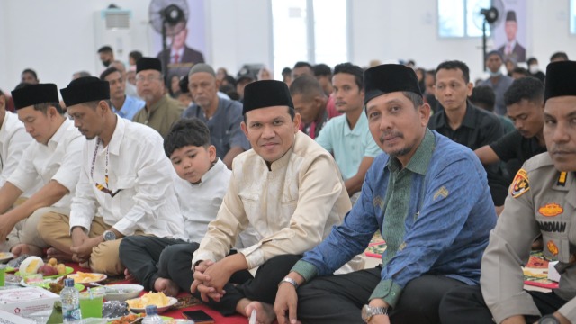 Wagub Aceh Buka Puasa Bersama Korban Bencana di Huntara Pidie Jaya