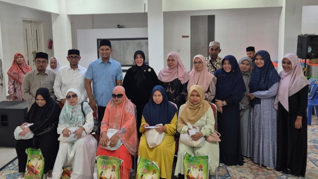 Penyandang Disabilitas Terima Santunan dari Baitul Mal Banda Aceh