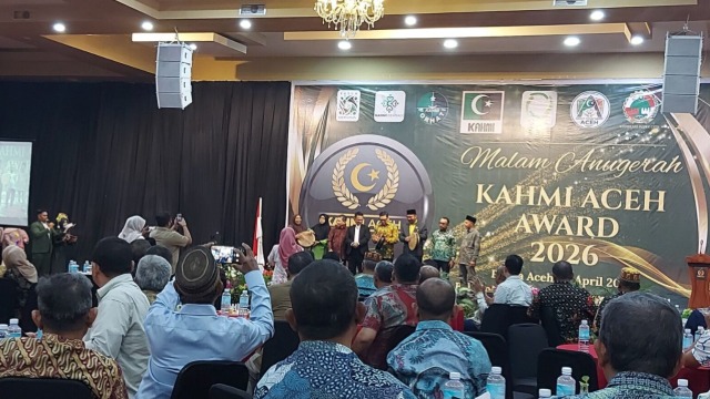 Kembangkan Komoditi Lokal Bernilai Global, Dr. Saifullah Muhammad Raih KAHMI Aceh Award 2026