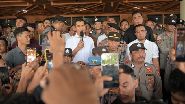 Sekda Aceh Temui Pendemo, Tegaskan Pergub JKA Tidak mengurangi Hak Warga Kurang Mampu untuk Berobat