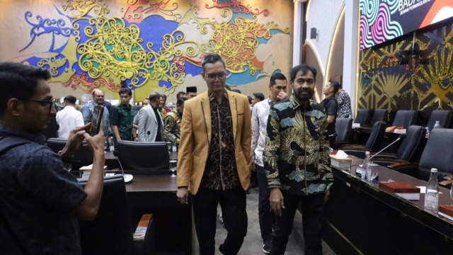 Mualem Saksikan Langsung RDP DPR-RI Bahas Revisi UUPA