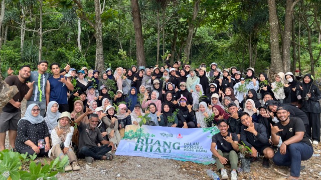 Peringati Hari Bumi, Ruang Ruang Lingkup Kembali Gelar Penanaman Pohon di Lhok Mata Ie