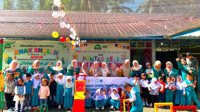 Membangun Budaya Literasi Sejak Dini, Mahasiswa KKN Tematik Literasi USK Gelar Membaca Nyaring di TKIT Cahaya Insani