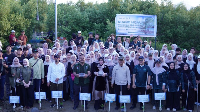 Dihadiri Wali Kota Banda Aceh, Komunitas Ruang Lingkup Libatkan Ratusan Pemuda Tanam Mangrove dan Pelepasan Bibit Kepiting di Lampulo