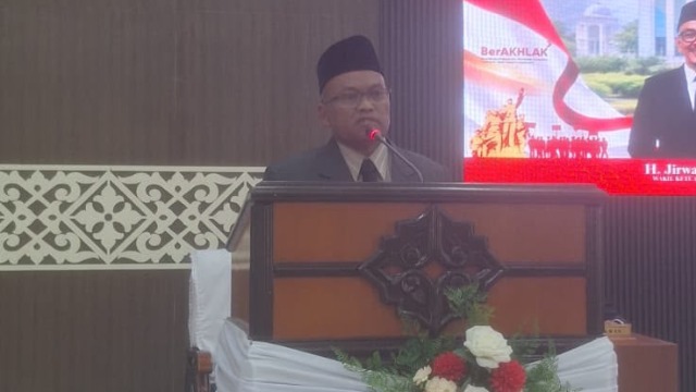 Kakankemenag Aceh Utara Bacakan Doa pada Rapat Paripurna Istimewa DPRK