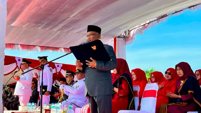 Kakankemenag Aceh Utara Diwakili Penyelenggara Zakat dan Wakaf Bacakan Doa pada Upacara HUT ke-81 RI