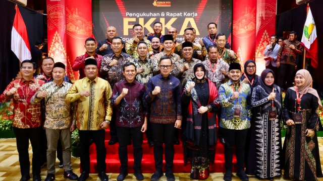Wagub Bersama Wamendagri Hadiri Pengukuhan DPP FKKA Aceh