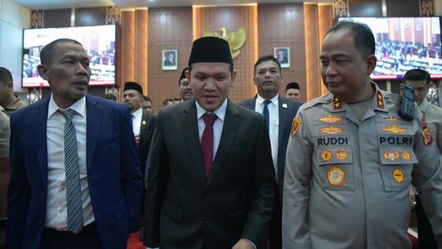 Dek Fadh Hadiri Rapat Paripurna DPRA, Sampaikan Tanggapan atas Pertanggungjawaban APBA 2025