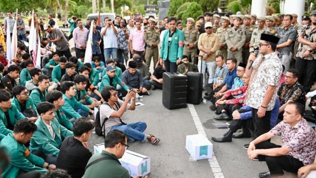 Terima Demo Mahasiswa USK, Plt Sekda Aceh: Kami Tidak Eksklusif, Komunikasi Terbuka Setiap Saat