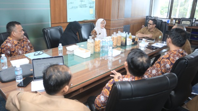 Terima Silaturahmi Kepala BKKBN Aceh, Plt. Sekda Tegaskan Dukungan Pemerintah Aceh