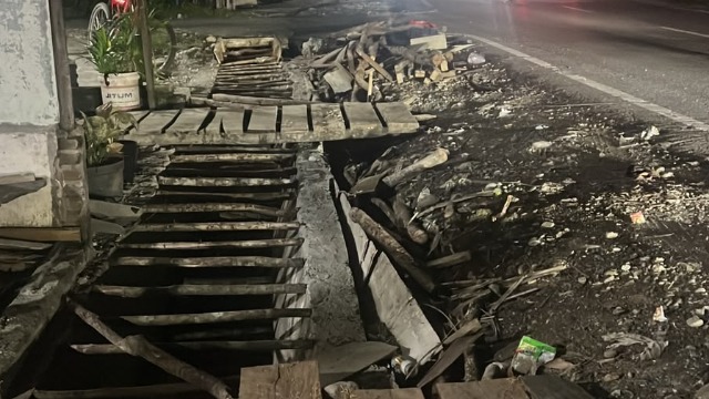 Warga Keluhkan Pembangunan Drainase di Jalan Merdeka Timur Lhokseumawe, Akses Rumah dan Usaha Terganggu