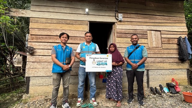 . Momentum HLN ke-81, PLN Teunom Berbagi Terang dan Harapan bagi Masyarakat