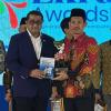Bupati Aceh Barat Raih Serambi Ekraf Awards 2025 Berkat Inovasi Eceng Gondok