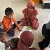 Mahasiswa KKN Literasi Universitas Syiah Kuala Kelompok LT 46 Laksanakan Program Membaca Nyaring bagi Anak-Anak Desa