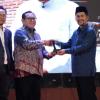Wagub Aceh Terima Penghargaan Tokoh Penguat Ekonomi Syariah Aceh