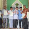 KUA Lhoksukon Serahkan Enam e-AIW, Percepat Tertib Administrasi Wakaf